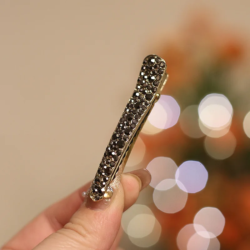 chignon avec épingle strass